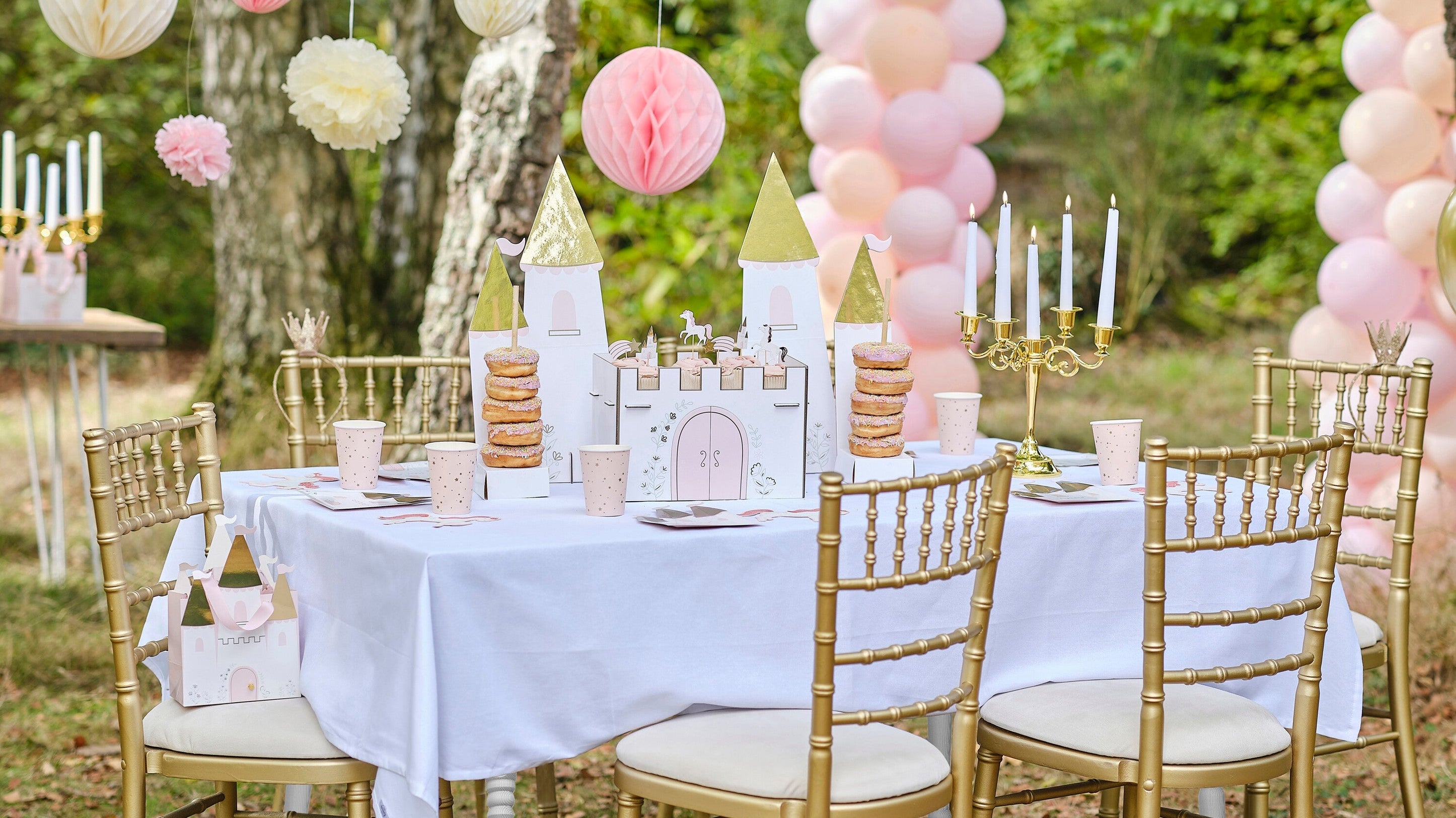 Prinsessajuhlat - Ideoita satumaisten teemajuhlien järjestämiseen