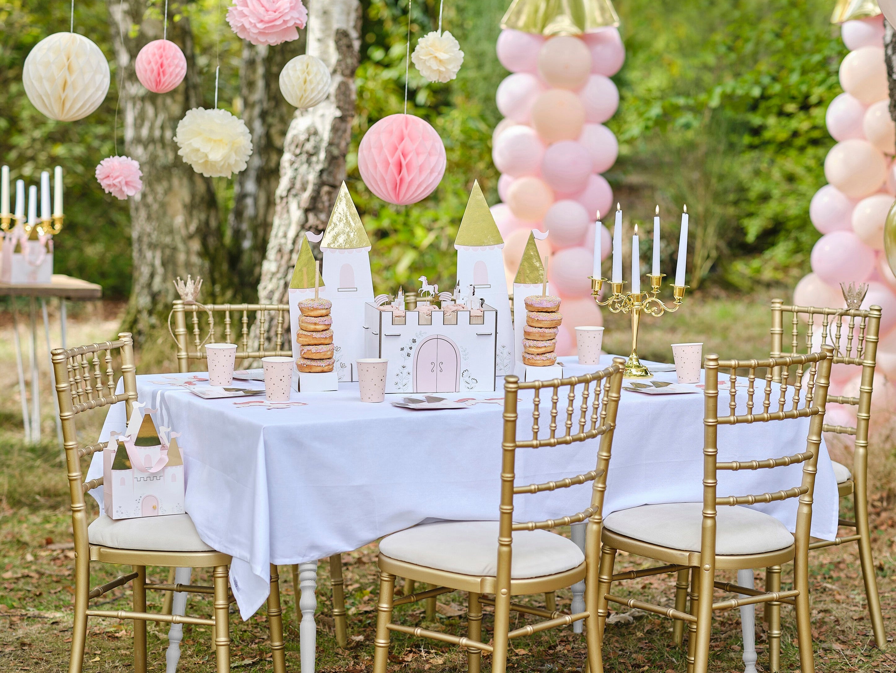 Prinsessajuhlat - Ideoita satumaisten teemajuhlien järjestämiseen