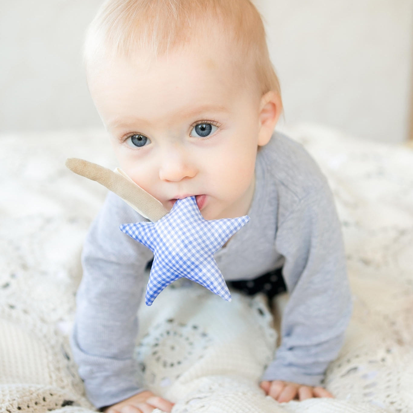 Gift Pack For Babies: Comfort blanket and a Magic Wand