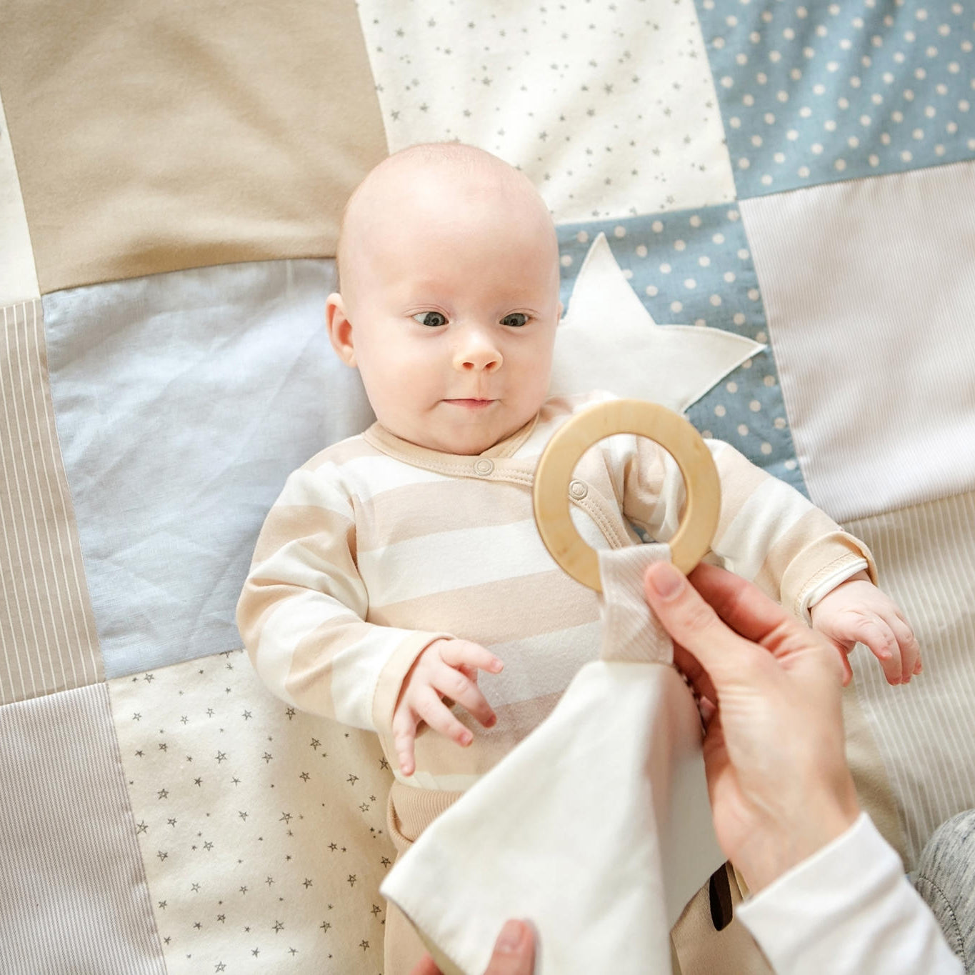 Gift Pack For Babies: Comfort blanket and a Flag