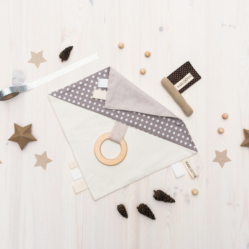 Gift Pack For Babies: Comfort blanket and a Flag