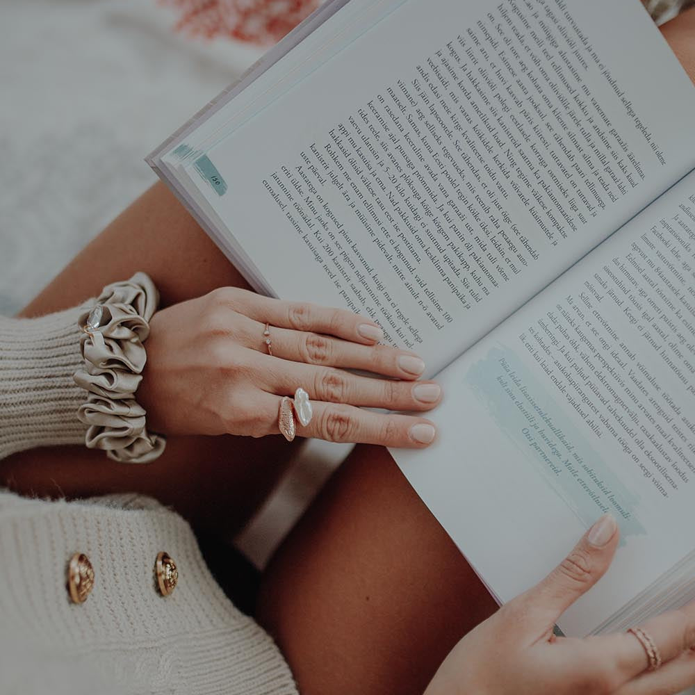 Luxury Silk Scrunchie - Beige