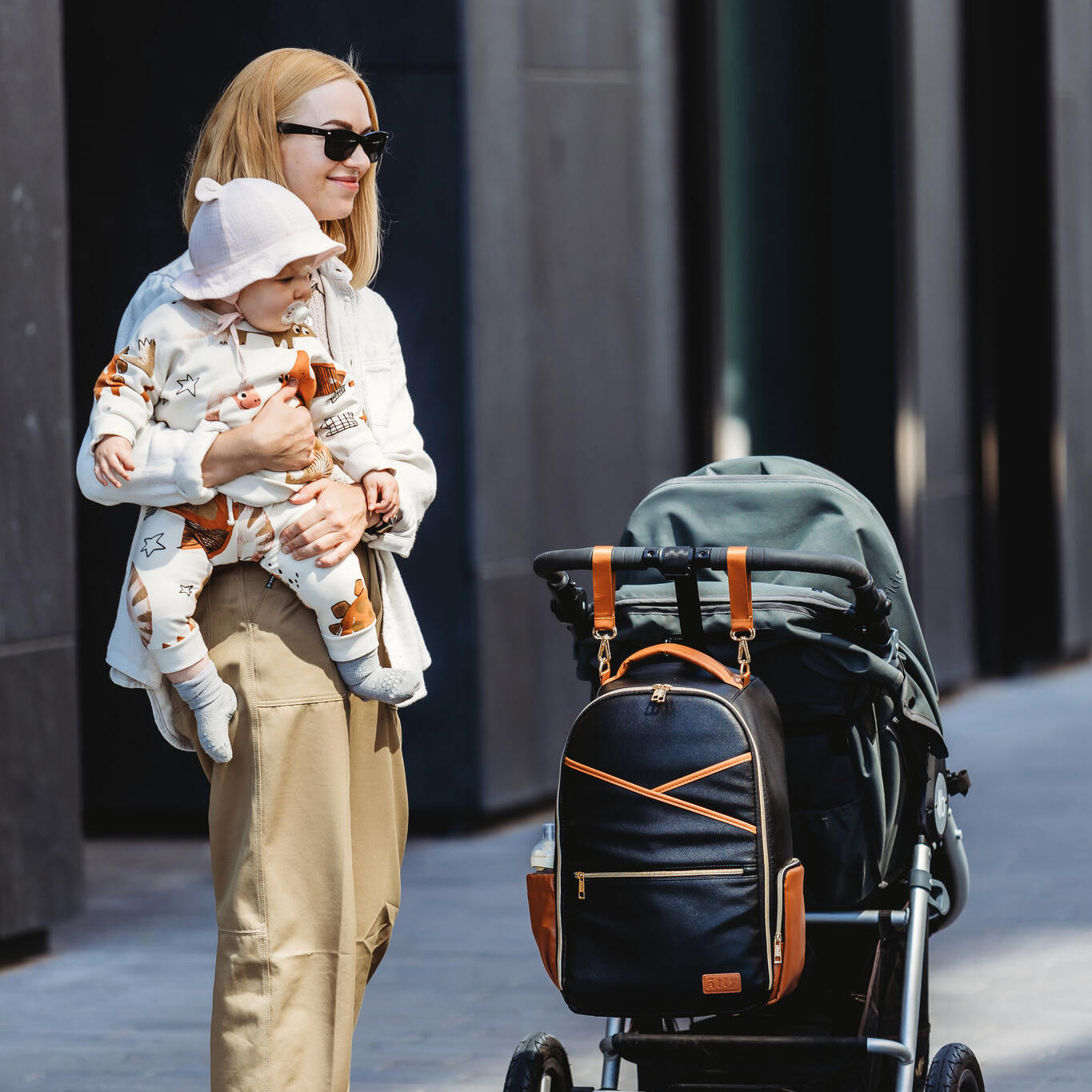 Large Diaper Backpack – Black Coffee