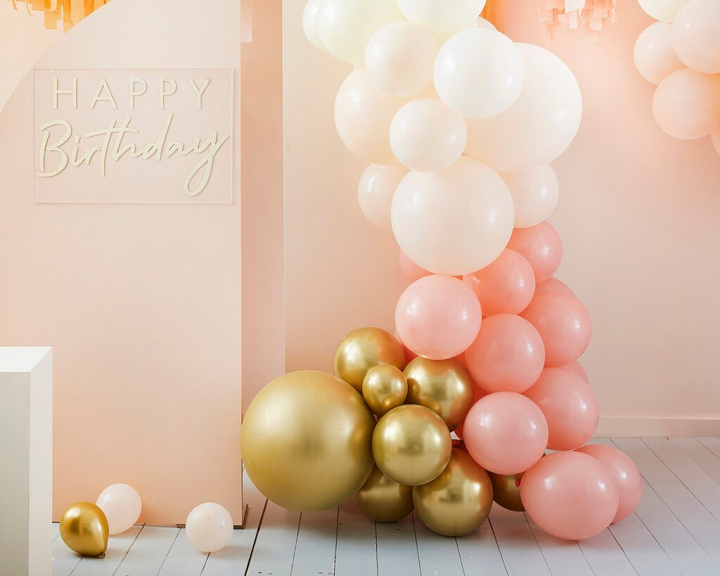 Ilmapallokaari - koralli ja kulta, 75 ilmapalloa