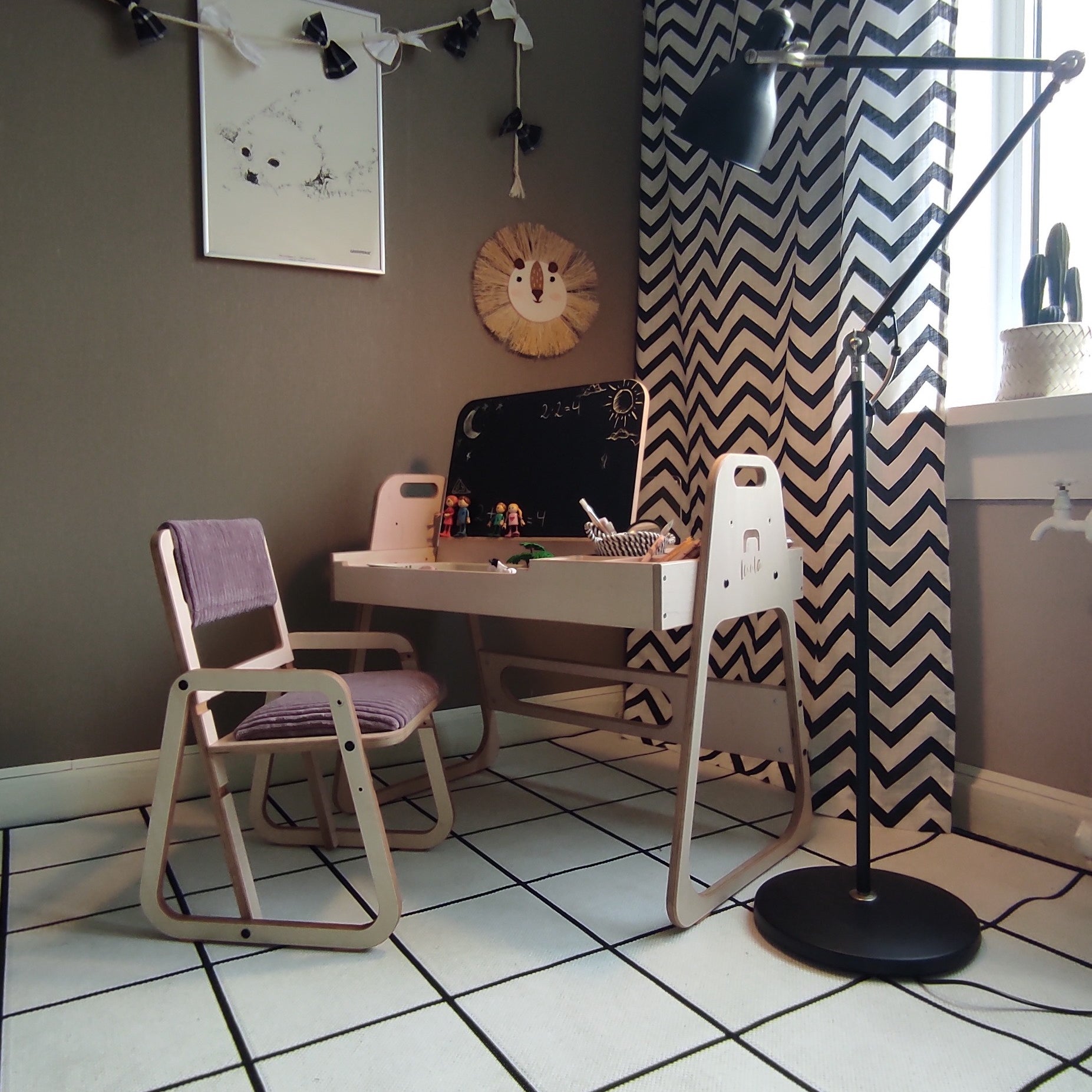 Adjustable Children Montessori Table and Chair Set Julle - Cannon Pink