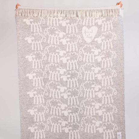 Friendsheep wool throw