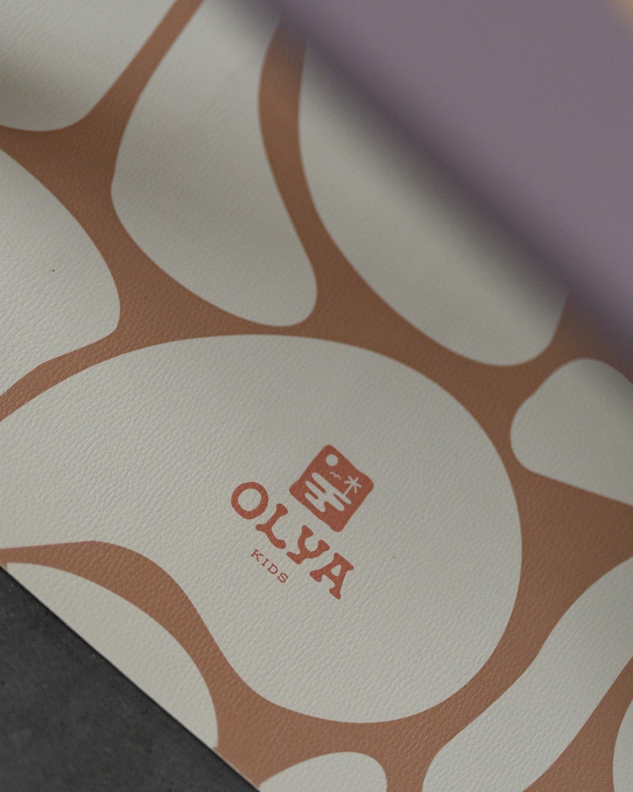 Kids Mealtime Floor Mat, Non-Slip & Waterproof - Daisy Earth