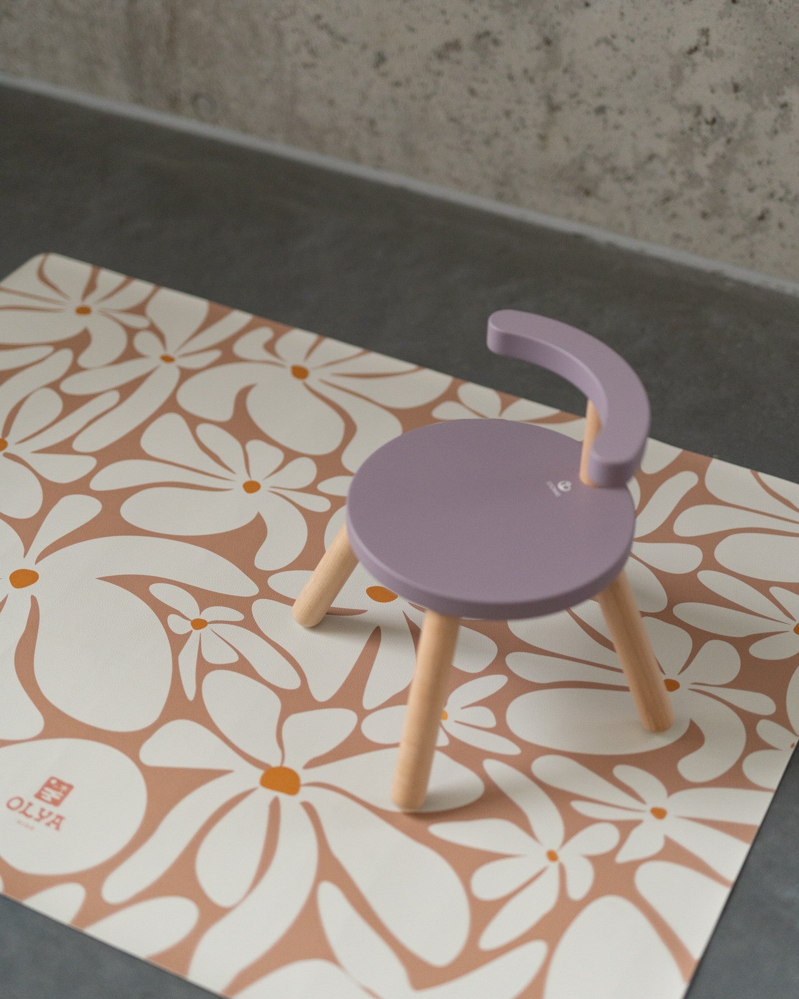 Kids Mealtime Floor Mat, Non-Slip & Waterproof - Daisy Earth