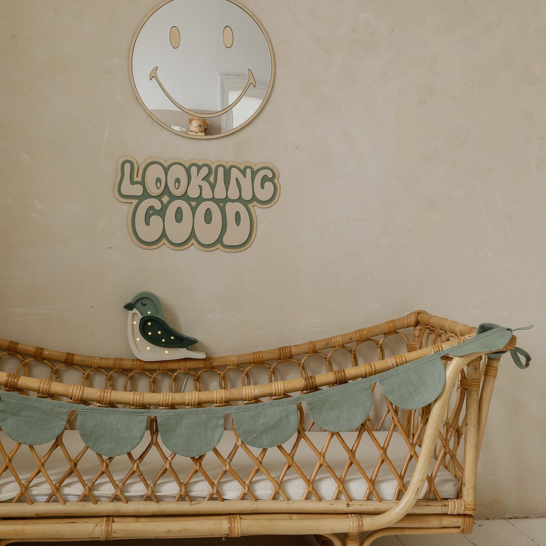 Kids Room Emoji Mirror – Child-Friendly Acrylic & Wood