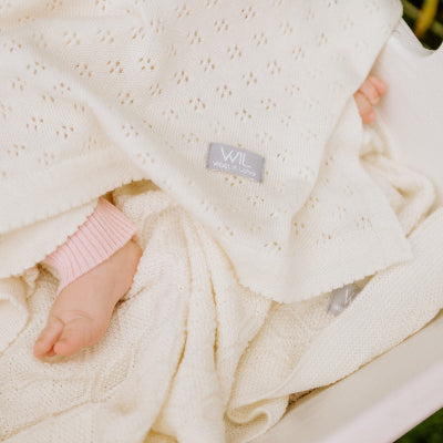 LOVE Gift Set For Baby - Blanket and Bonnet