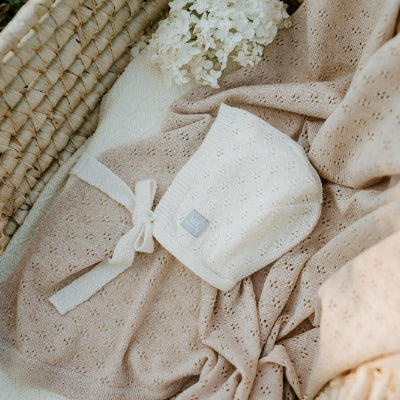 LOVE Gift Set For Baby - Blanket and Bonnet