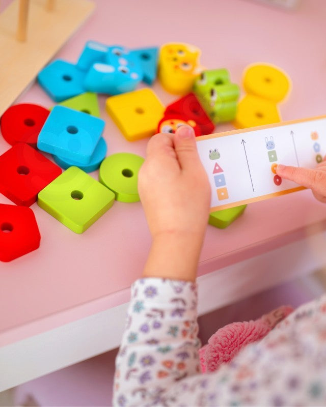 Montessori Puzzle Pyramid With Animals