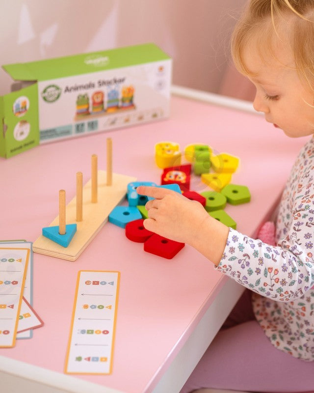 Montessori Puzzle Pyramid With Animals