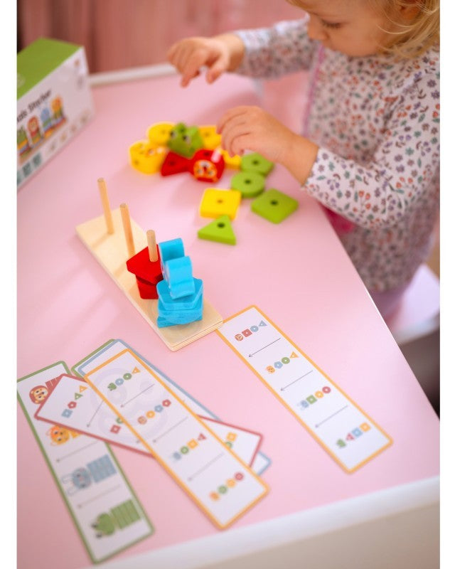 Montessori Puzzle Pyramid With Animals