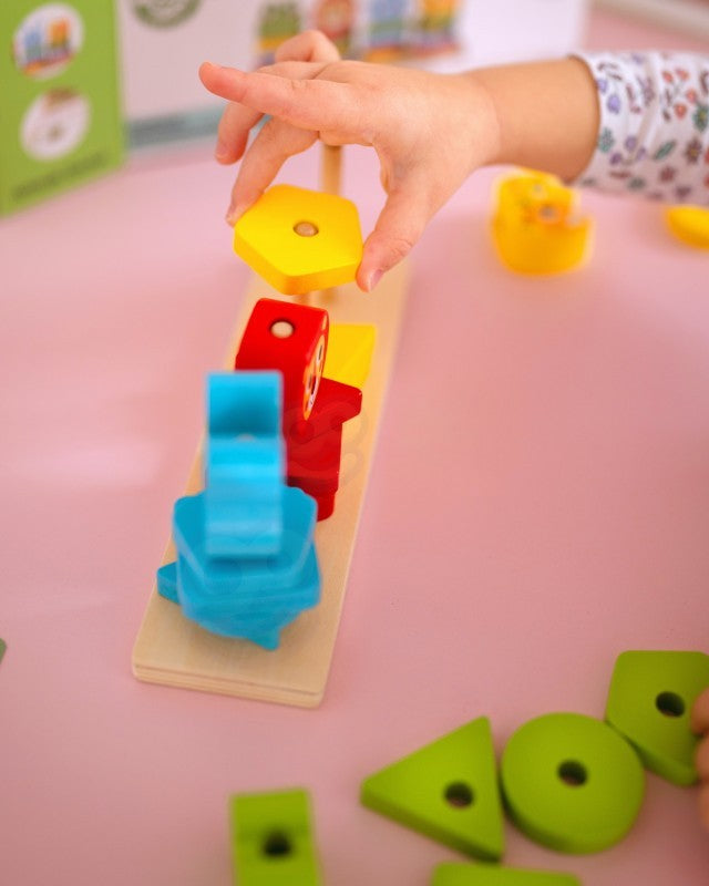 Montessori Puzzle Pyramid With Animals
