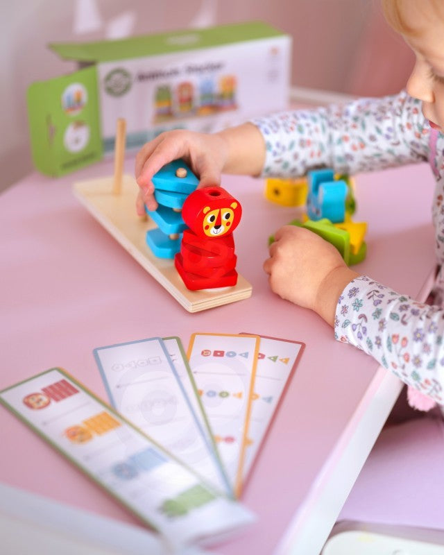 Montessori Puzzle Pyramid With Animals