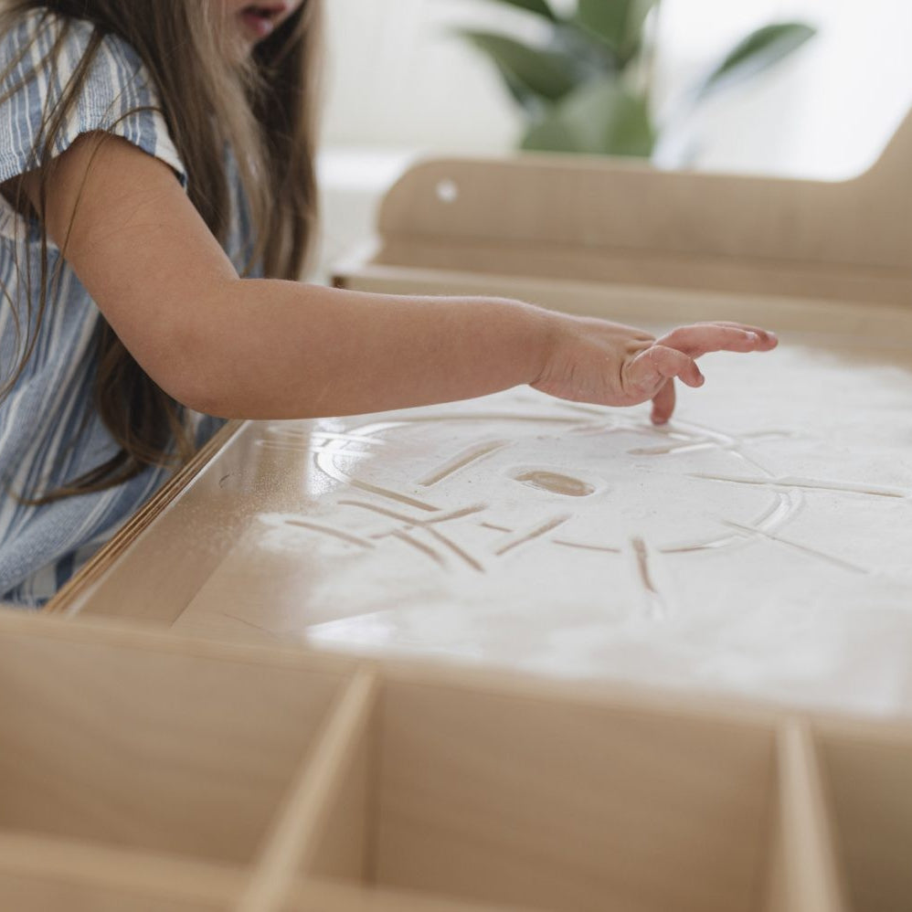 Multisensory Art Table/Desk Luula