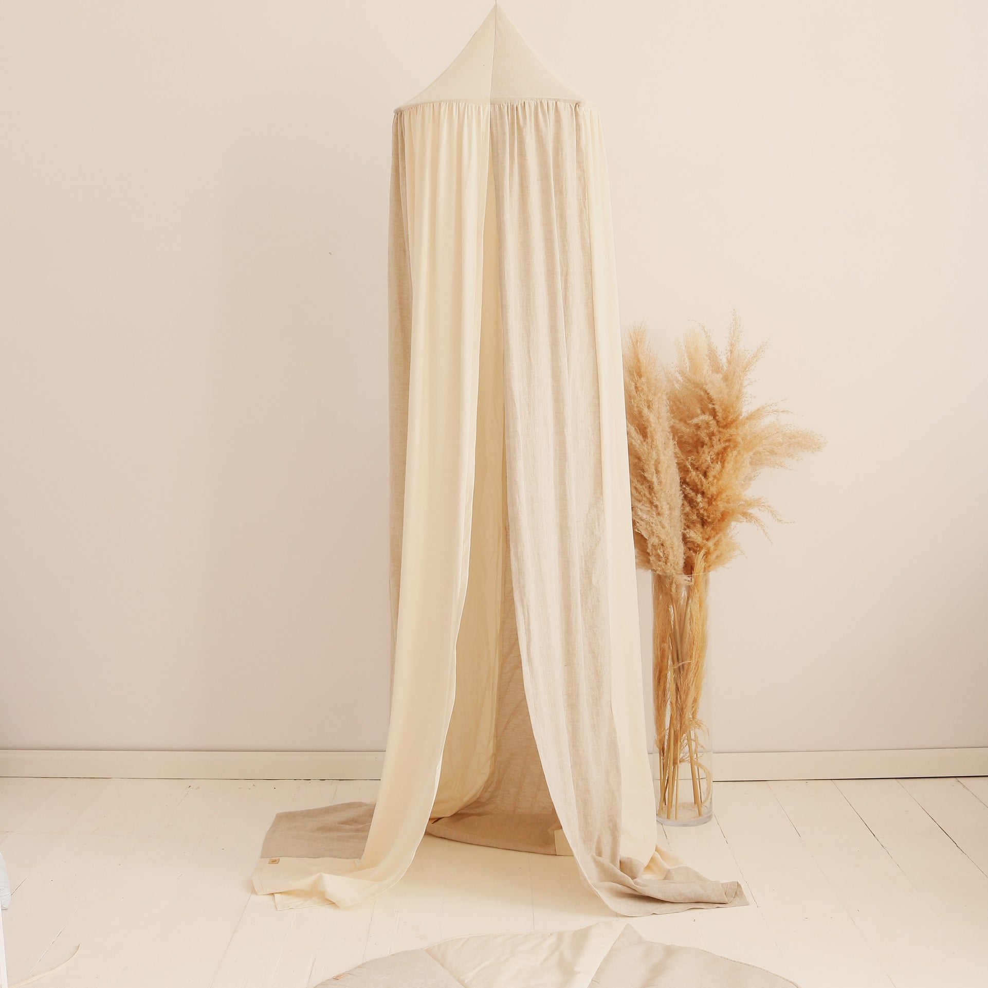 Luonnonvalkoinen lasten vuodekatos – käsintehty ja OEKO-TEX®-sertifioitu