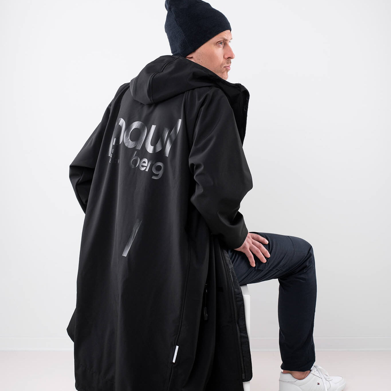 Paul Light Outdoor Robe - Black