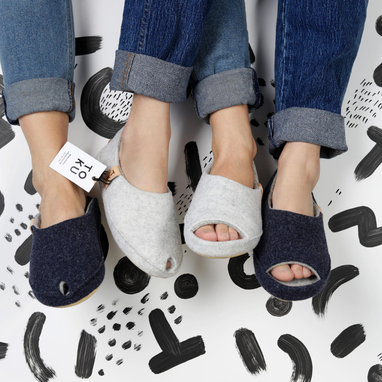 TOKU Budapest Slippers - Dark grey