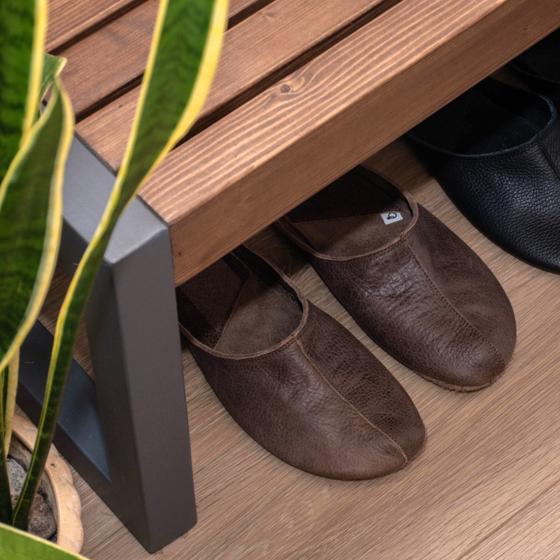 Sulbi Recycled Unisex Slippers - Dark Brown