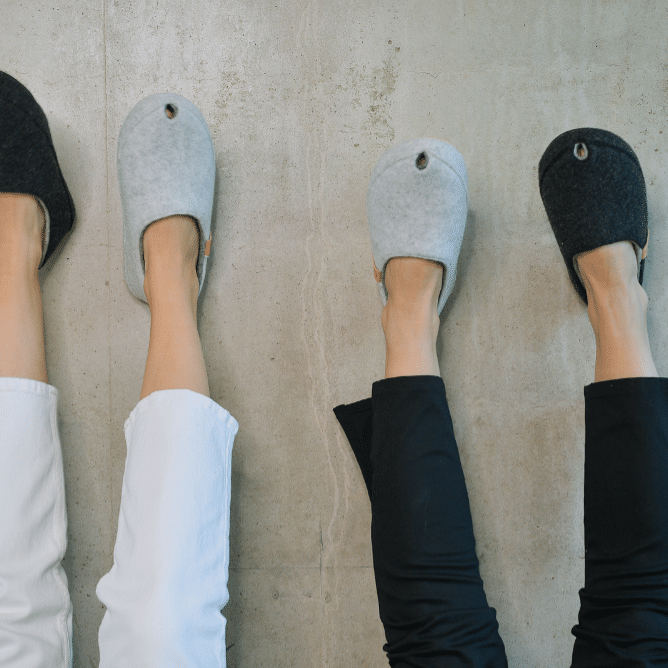 TOKU Budapest Slippers - White
