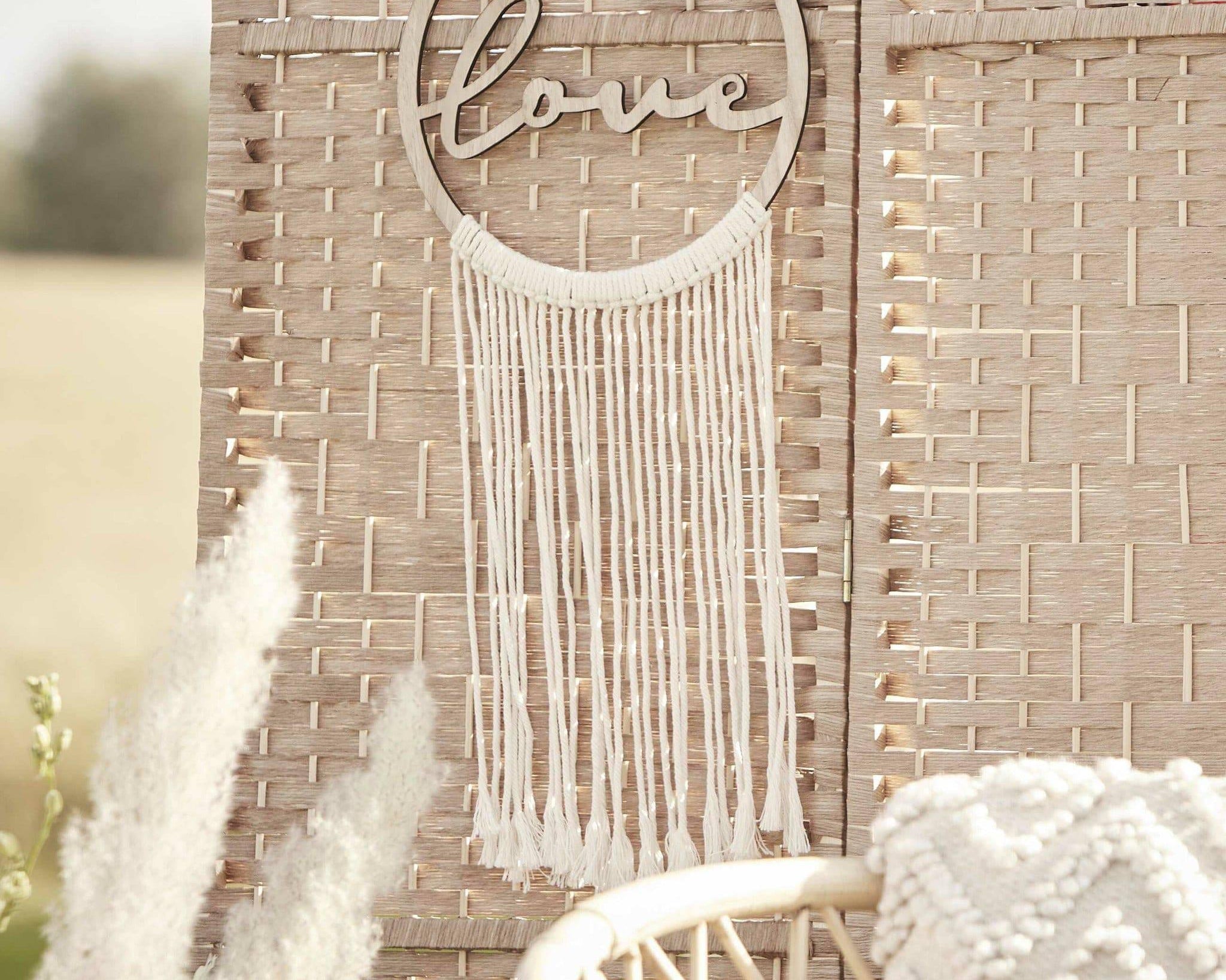 Puinen seinäkoriste "Love" - Decora House