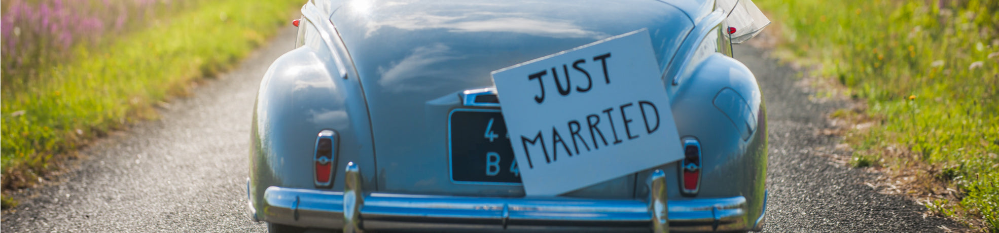 Hääauton kyltit ja viirit