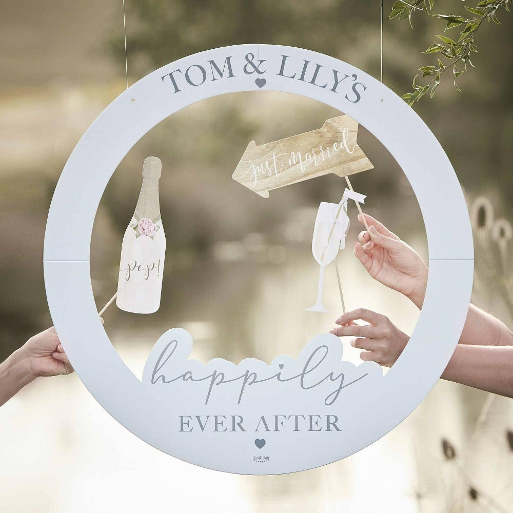 Photo Booth -kehys - Happily Ever After , Kirjaimilla